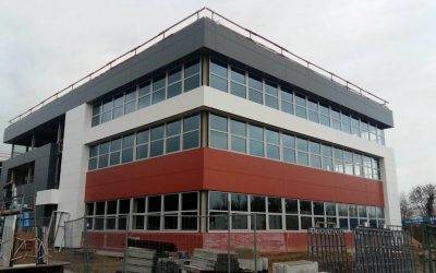 Installation de portes sur mesure à Bruxelles : conseils d’artisan